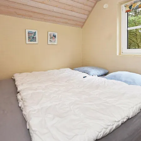 8 Person In N Rre Nebel Holiday home